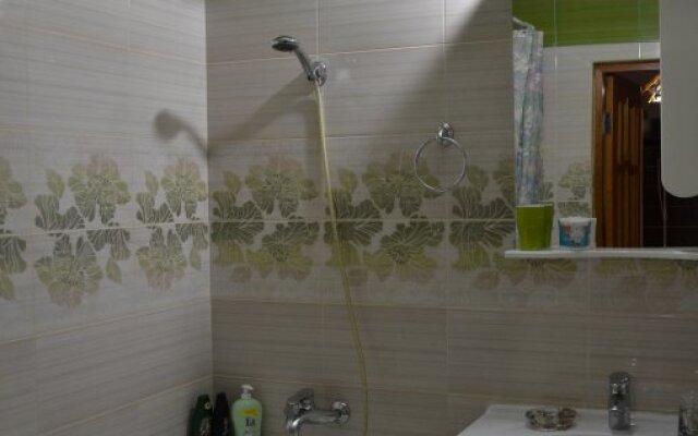 Na Klaryi Luchko 12 Apartments