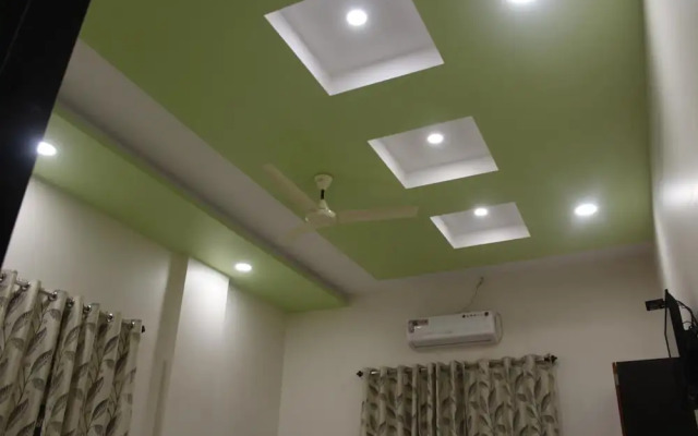 Hotel Radhika Inn