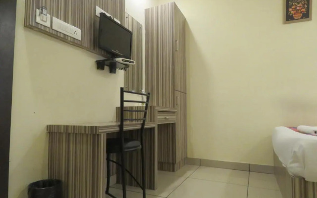 OYO 7077 Reegate Inn