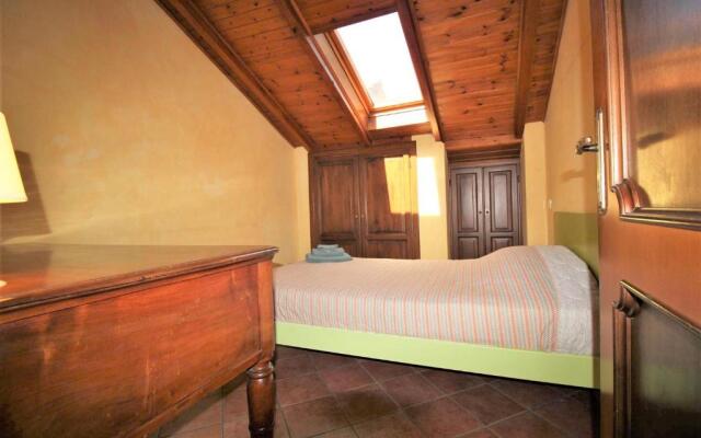 A Lovely Picture on the Lake