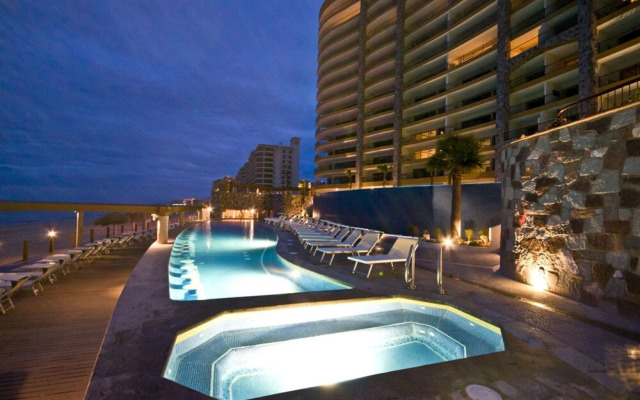 Sonoran Sky 3BR Upper SKY 409-v by Casago