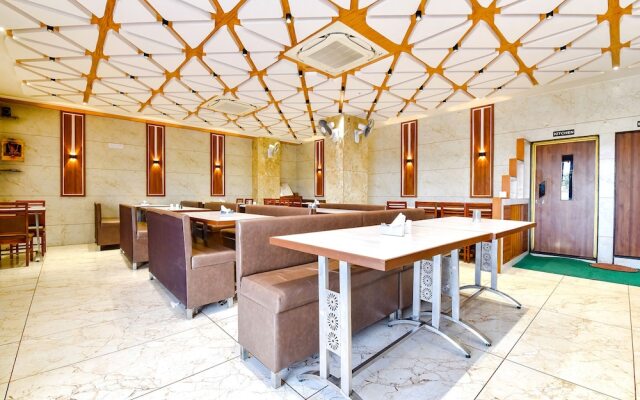 Fabhotel Vishwa