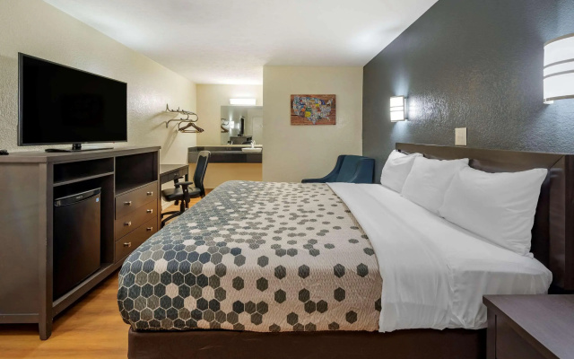 Quality Inn & Suites Columbus West