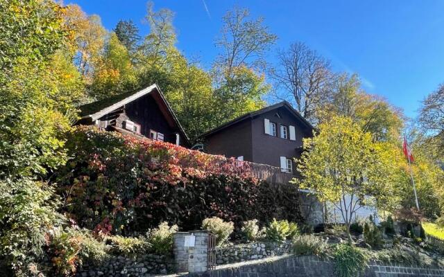 Romantic private superior Swiss Chalet with Hottub