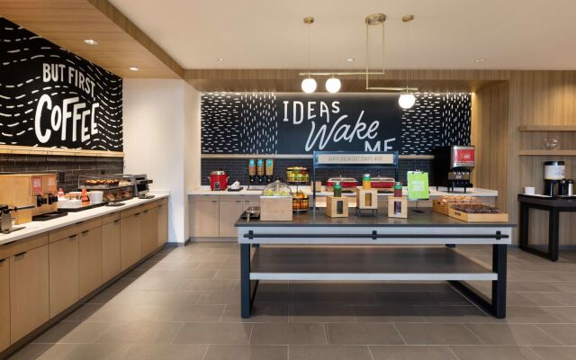 Hampton Inn & Suites Watertown Boston