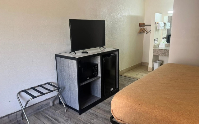 Americas Best Value Inn - Tillmans Corner / Mobile