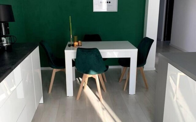 Spacious 3 Bed Apartment Cluj Floresti Near Vivo