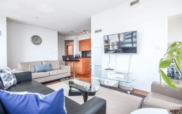 Sarkar Suites - Maple Leaf Square