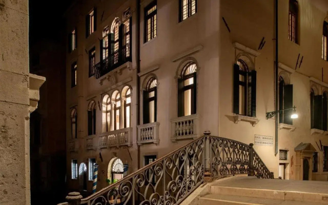 Eight Venezia