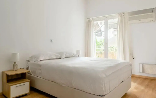 Elegant 2BD Evelpidon Apartment