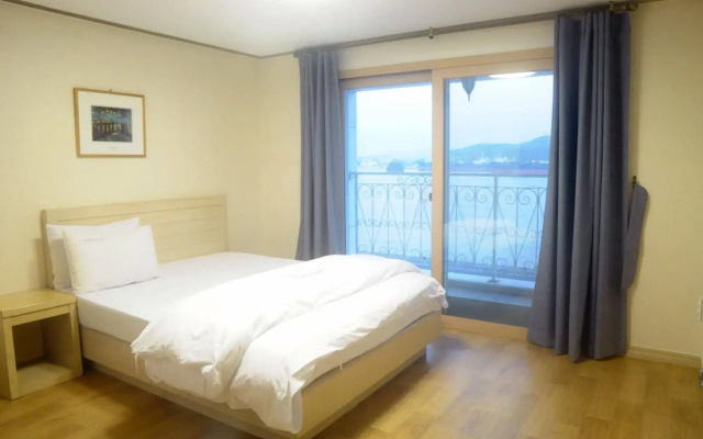 Hansan Hotel