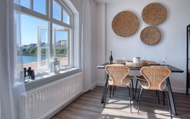 The Sand Castle - 2 Bedroom Apartment - Tenby