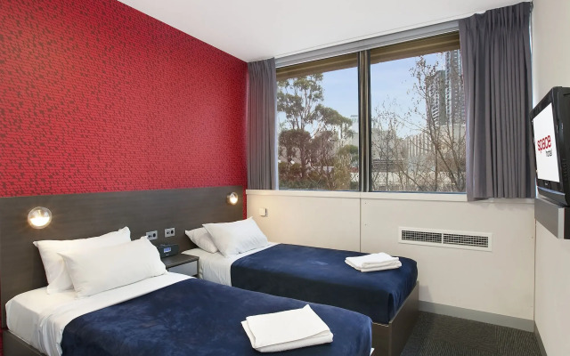 Space Hotel - Hostel