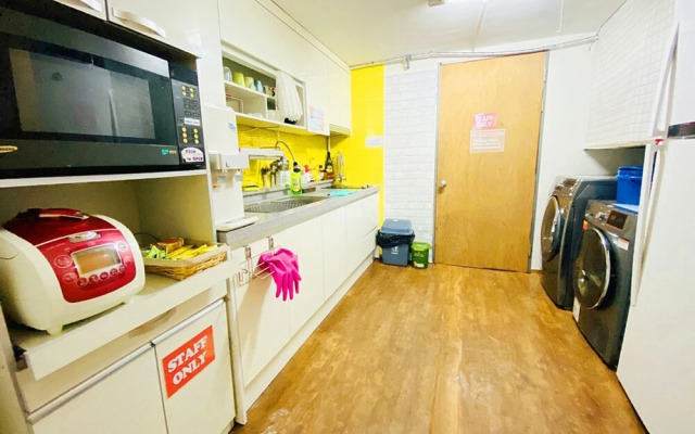 Seoul Station Aroha Guest House