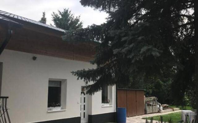 Balatonkenesei Vendégház