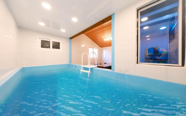 Gyeongju SD Kids Poolvilla