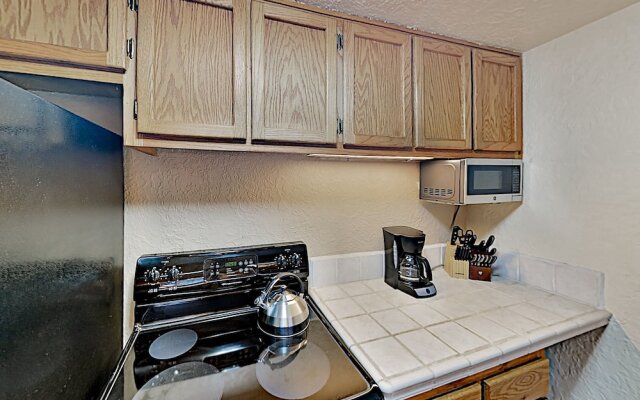 15tru5ai 3 Bedroom Condo