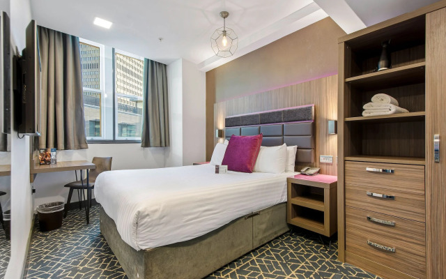Roomzzz Manchester Victoria