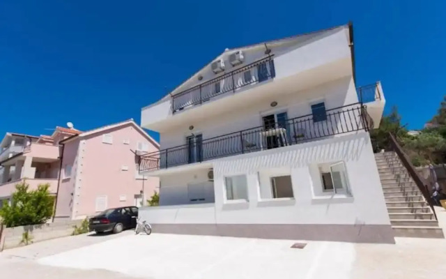 Seaside Okrug Gornji Apartment With Terrace and Patio