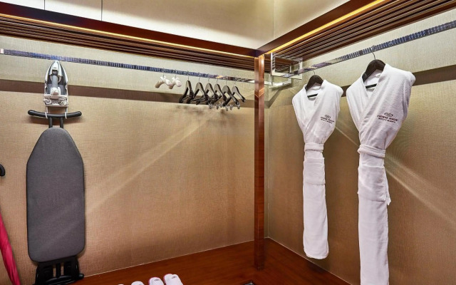 Crowne Plaza Tianjin Jinnan by IHG