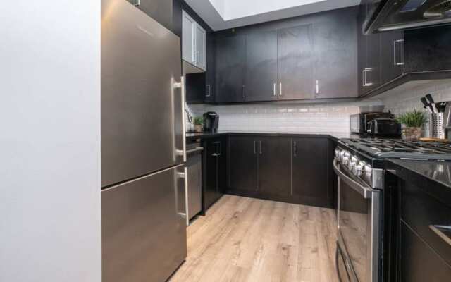 Trendy Queen West Loft