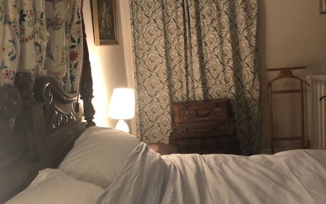 2 Bed House - Sleeps 6 - Garden, Pets, Parking