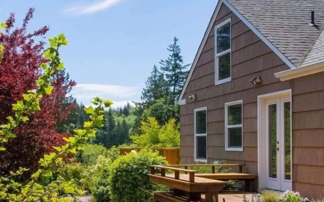 Dancing Fish Farm LLC