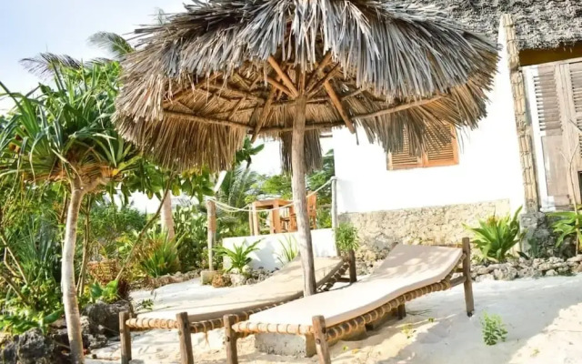 Kusini Beach Bungalows