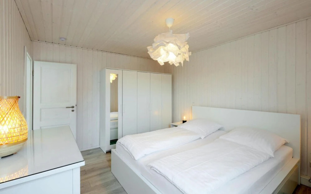 Stunning Home in Zerpenschleuse With 2 Bedrooms, Wifi and Sauna