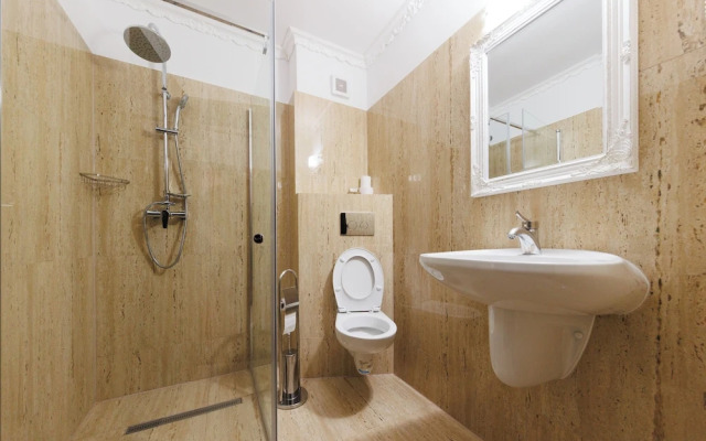 Complex Turistic Max International