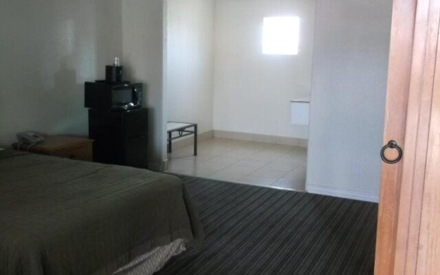 Travel Inn and Suites