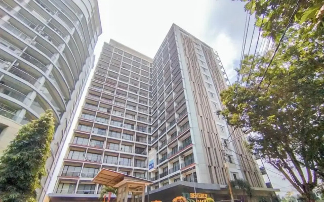 The Modern Monastery Studio At Beverly Dago Apartment