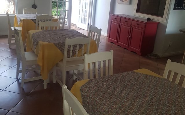 Lala-Nathi Guest House & Self Catering