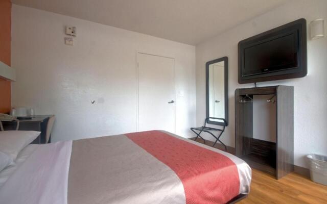 Motel 6 Dania Beach