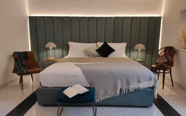 1940 Luxury Accommodations - 4 Diamante CAV