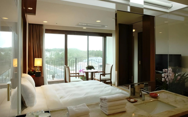 Raon Hotel & Resort