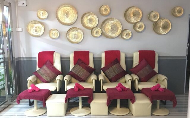 Top High Airport Link Hotel