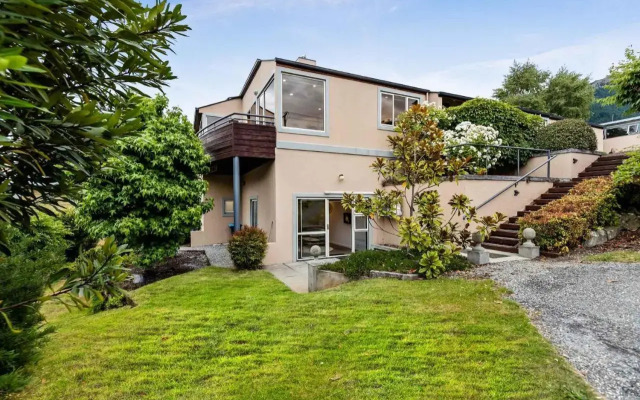 Tahuna Lakeside - 3 min walk to town