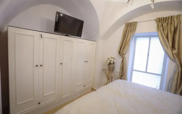 Western Wall Luxury House