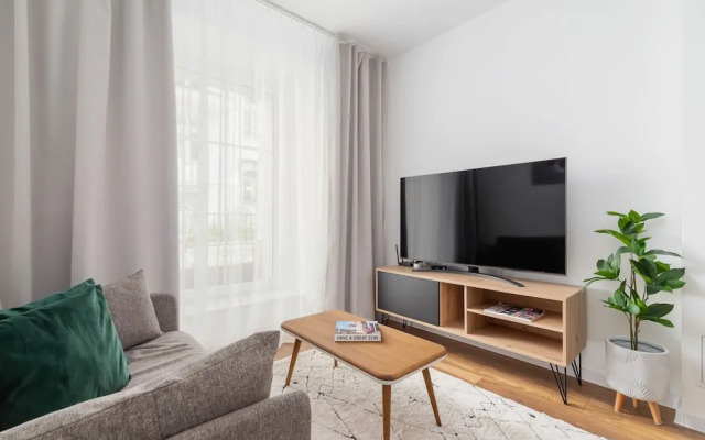 Krakow Stylish Apartment by Renters
