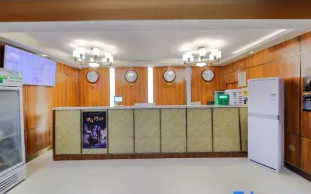 Xinzheng Marriott Business Hotel (Shuanghu Avenue Subway Station)