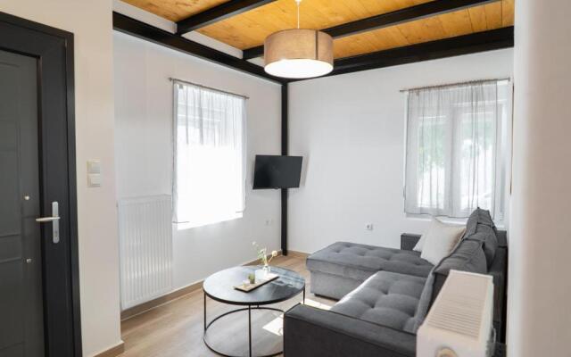 Zalman's Ground Floor 1BR Place
