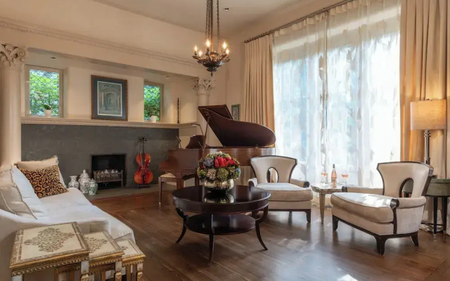 Stonehurst Place Bed & Breakfast