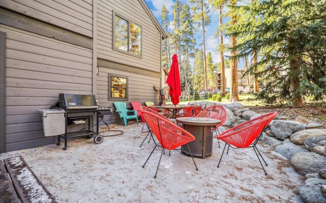 Park Forest  4 Bedroom Home by RedAwning