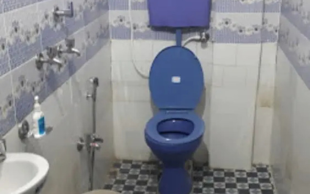 Goroomgo Central Guest House Agartala