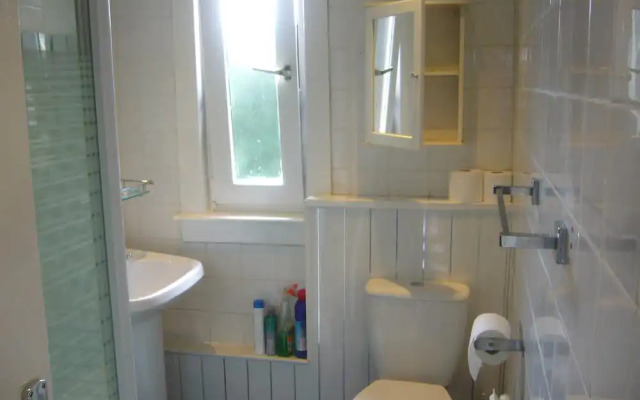 Dragon - Peat Road House 3 Bedroom Home