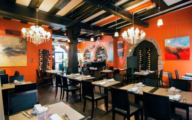 Le B. Suites, Chambres & Restaurant
