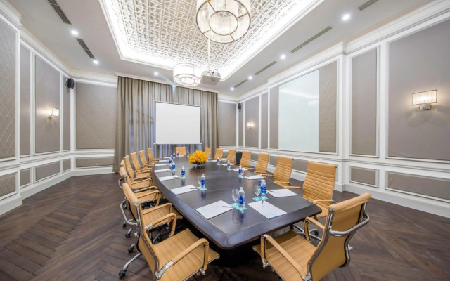 Melia Vinpearl Cam Ranh Beach Resort