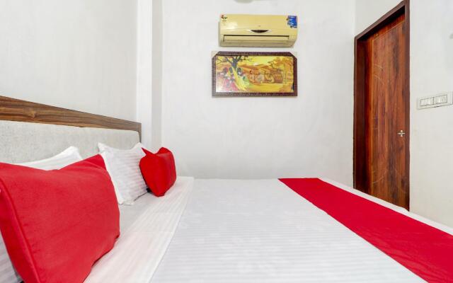 OYO 77821 railway view guest house