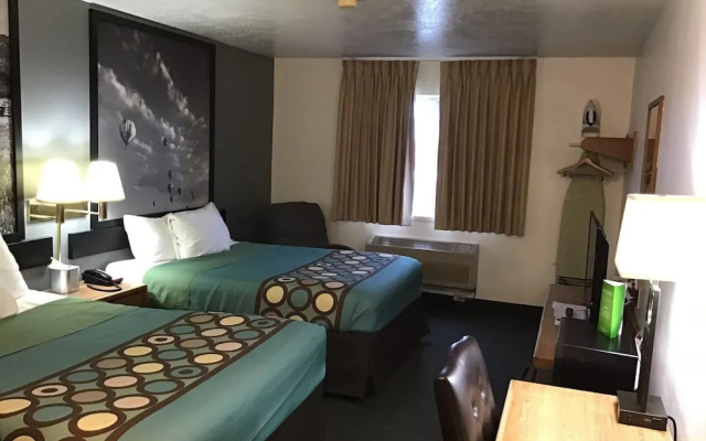 Super 8 by Wyndham Rexburg